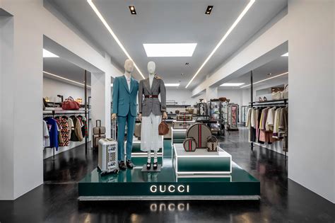 maxfield gucci|maxfield boutiques.